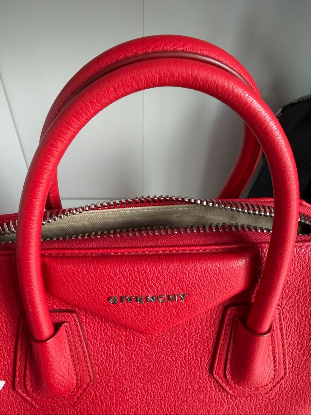 Givenchy Red Antigona-Style Small Satchel - Picture 3 of 3